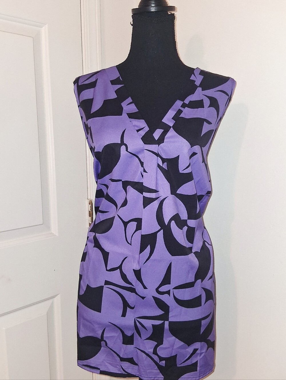 Purple & Black V-Neck Sleeveless Women's Top
